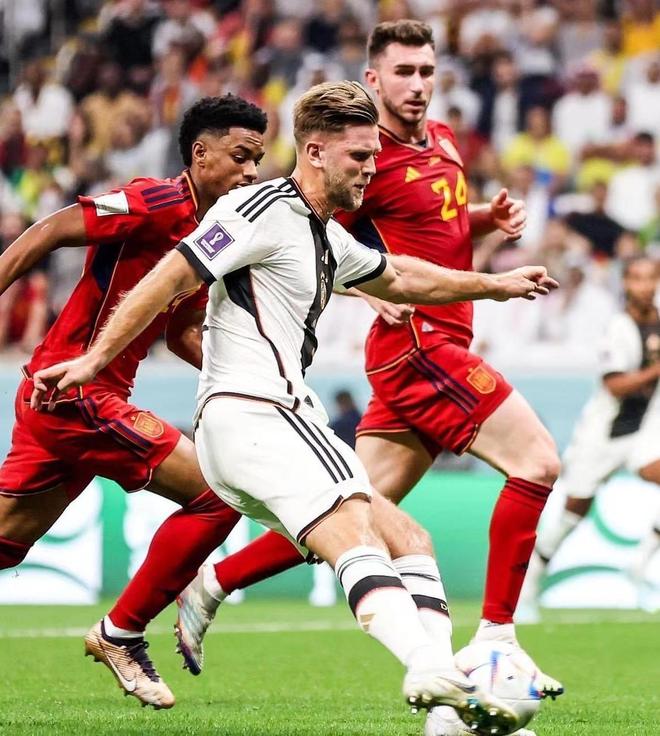 国际米兰VS科莫比分预测：实力差距下的前瞻（国际米兰对阵科莫比分展望：强弱分明的赛前解析）