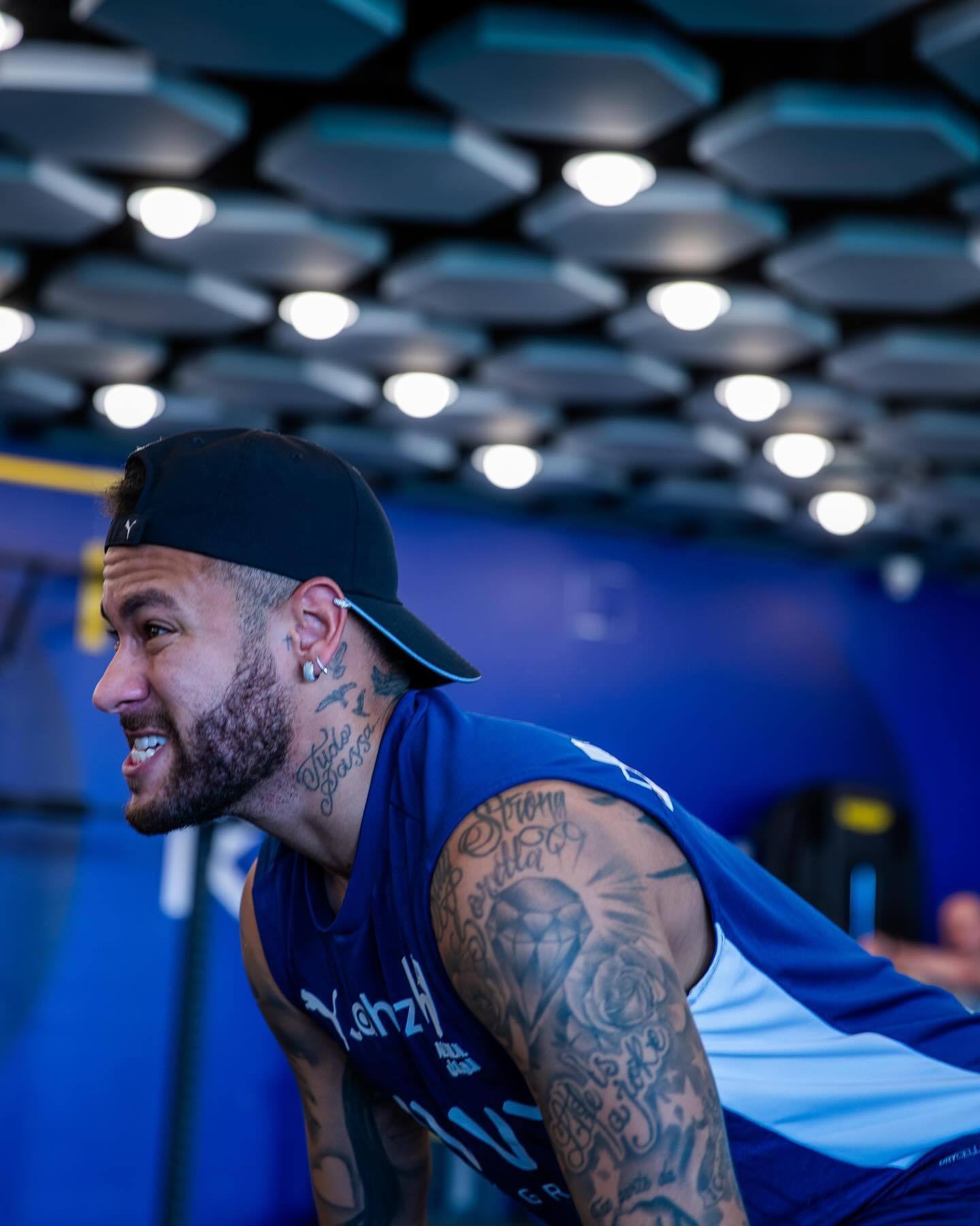 马德兴：中国足球管理组织没上道，没有协调好内卷和外战矛盾（马德兴：中国足球管理层未到位，内卷与外战矛盾未能妥善平衡）