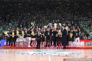 罗体：罗马为多夫比克标价至少3800万欧元，黄潜和纽卡有意他（罗马体育报：罗马对多夫比克标价不低于3800万欧，黄潜与纽卡有意引进）