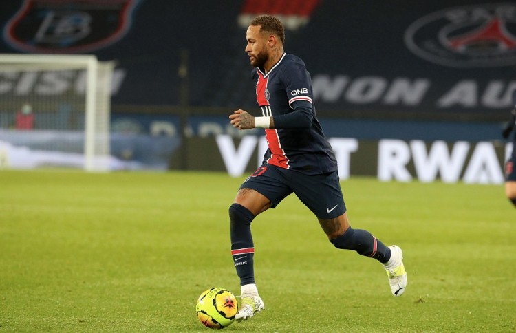 詹姆斯关键上篮助球队锁胜（詹姆斯制胜上篮助球队取胜）