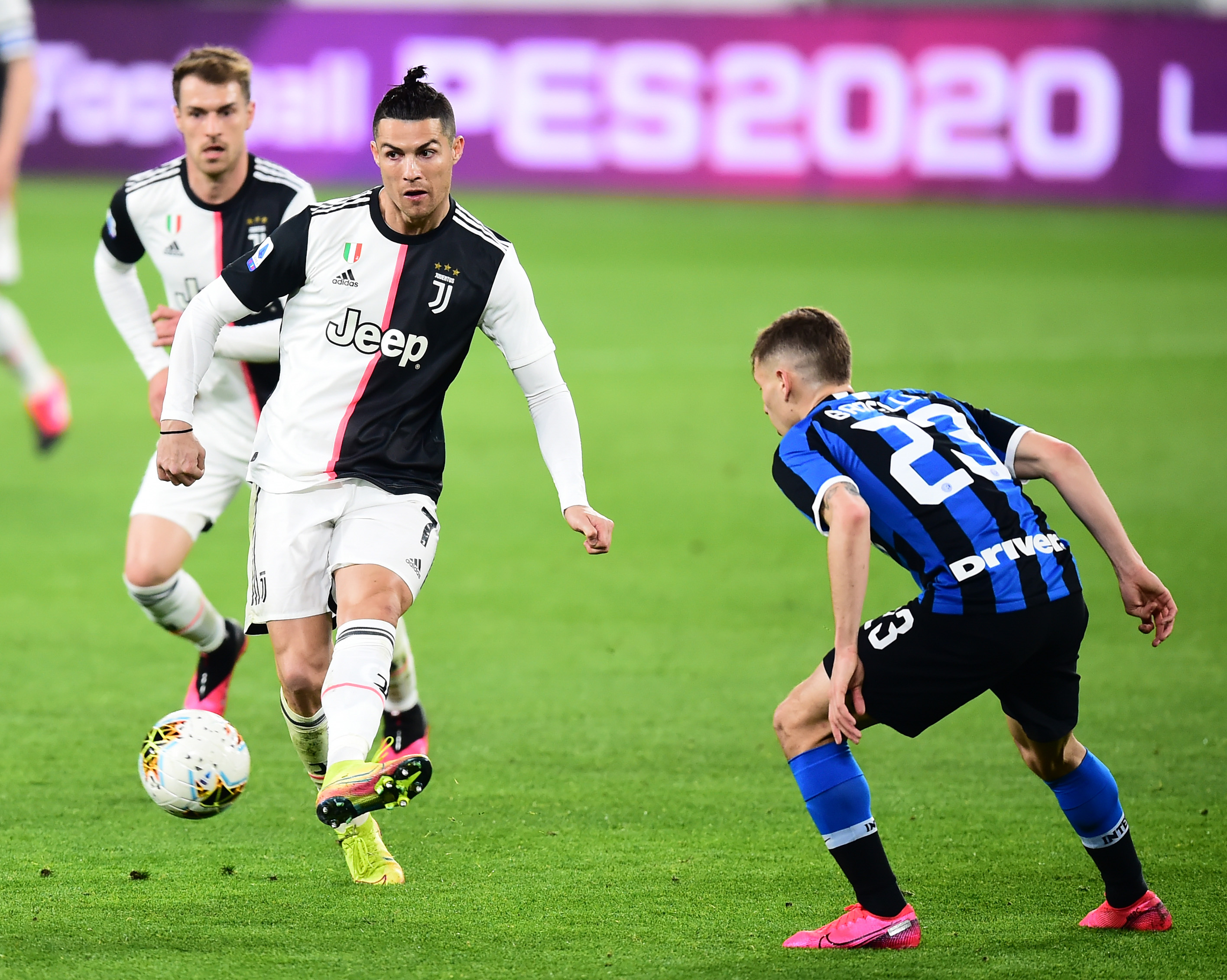 每体：吕迪格疑似受伤，皇马下轮仅剩阿森西奥一名后卫可用（每体：吕迪格恐伤缺，皇马下轮可用后卫只剩阿森西奥）