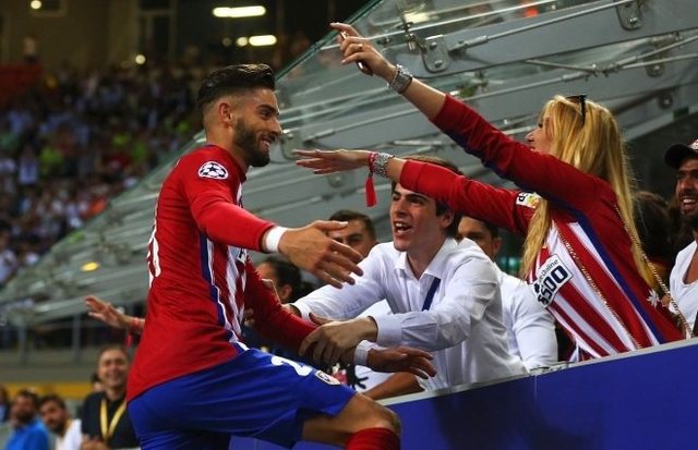 34胜2平，拜仁欧冠小组／联赛阶段主场36场不败（拜仁欧冠小组赛／联赛阶段主场保持36场不败，战绩34胜2平）