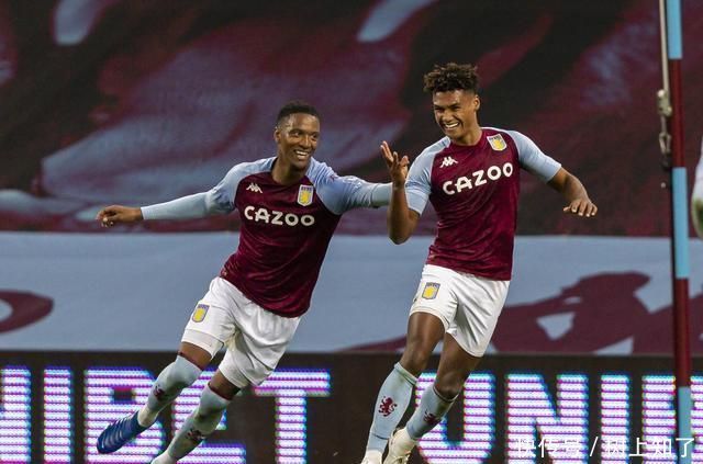 里程碑！科比·怀特生涯三分命中数突破1000记（科比·怀特达成生涯1000记三分里程碑）