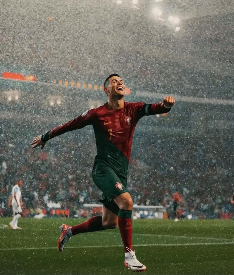 勇士让无爱德华兹的狼队拿到127分，此前3场连续失分不过百（勇士防线失守：缺少爱德华兹的森林狼轰下127分，打破其近三场失分不过百纪录）