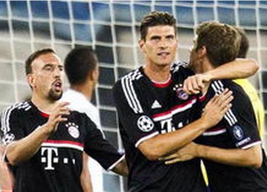 邮报：纽卡正努力与莱比锡就谢什科达成协议，球员愿意加盟