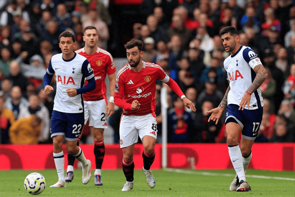 世体：弗里克现场观看加泰罗尼亚比赛，重点关注贝尔纳尔表现（世体：弗里克现身加泰罗尼亚赛场，目光锁定贝尔纳尔）