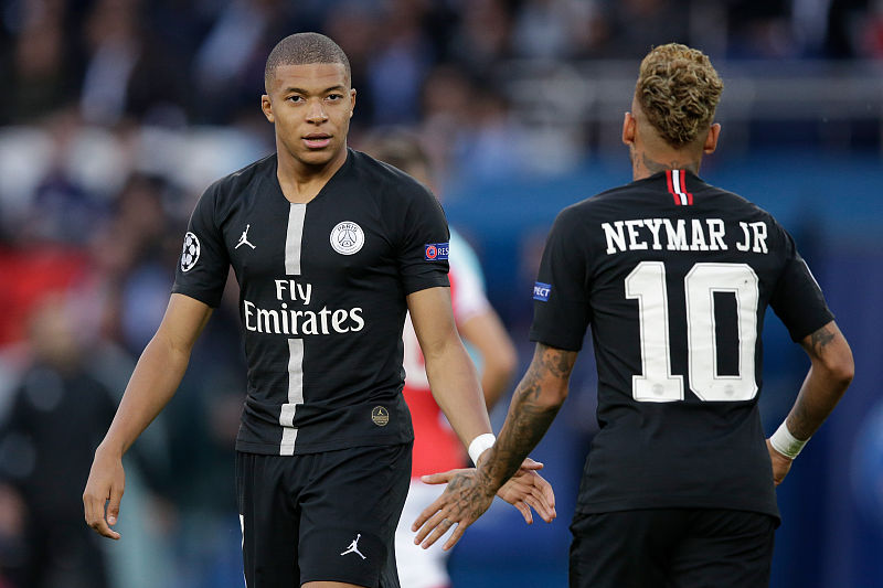 马德兴：U18国足11月将与吉尔吉斯斯坦U18进行两场内部热身赛（马德兴：U18国足将于11月与吉尔吉斯斯坦U18进行两场封闭热身赛）