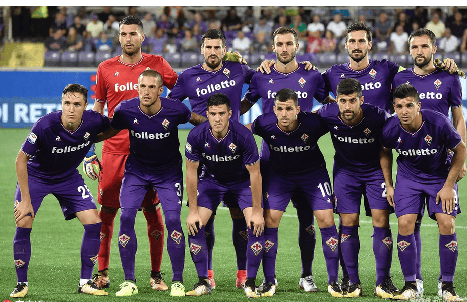 米兰冬奥会火炬传递至那不勒斯，卡纳瓦罗担任火炬手（米兰冬奥火炬抵达那不勒斯，卡纳瓦罗领衔传递）