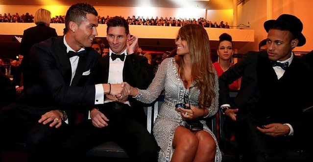 官方：大埔将在亚冠赛前为大埔火灾遇难者默哀一分钟（官方：亚冠开赛前，大埔队将为大埔火灾罹难者默哀一分钟）