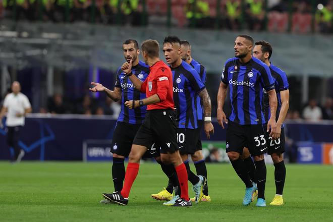 米体：法国电视台取消转播年轻人vs里尔，因前者胸前广告违规（米体：因伯尔尼年轻人胸前广告违规，法国电视台取消其对阵里尔的直播）