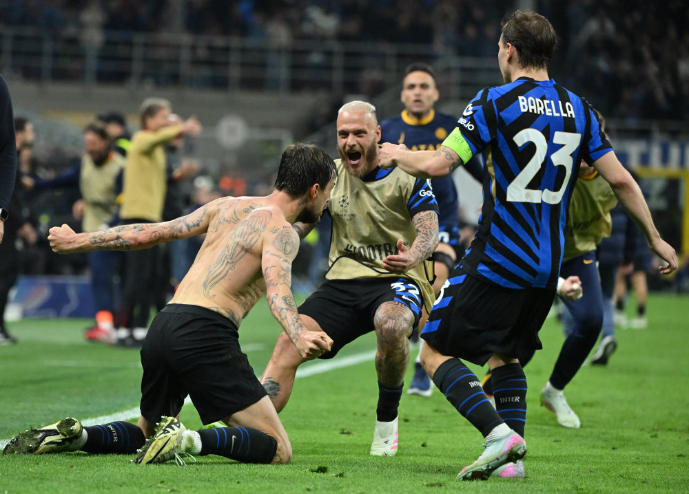 内马尔那些骚操作名场面瞬间，不愧是把任加足球发扬光大球星之一（内马尔那些炫技高光瞬间，美丽足球的代表之一）