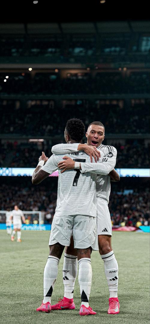 斯皮纳塞：圣西罗首秀是所有孩子的梦想；我的特点更像图拉姆（斯皮纳塞：圣西罗处子秀是每个孩子的梦想，我的风格更像图拉姆）