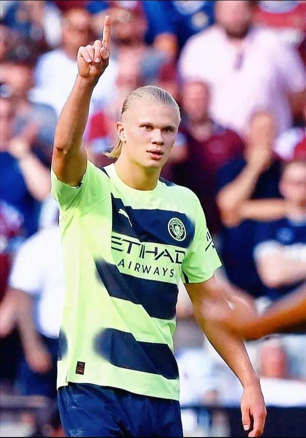 菲利克斯评队友最佳11人：自己上榜，C罗、亚马尔、B费在列（菲利克斯评选队友最佳11人：自己入选，C罗、亚马尔、B费皆在列）